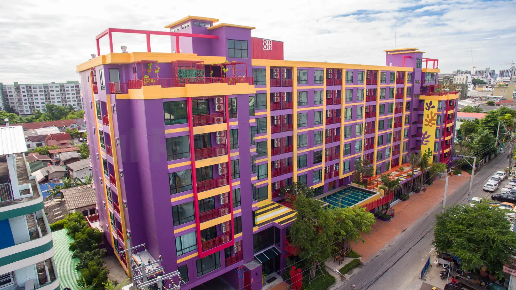 L Style Condominium