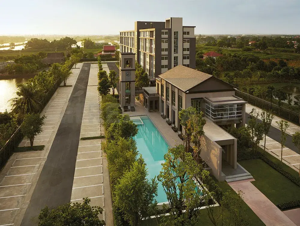 dcondo Campus Resort