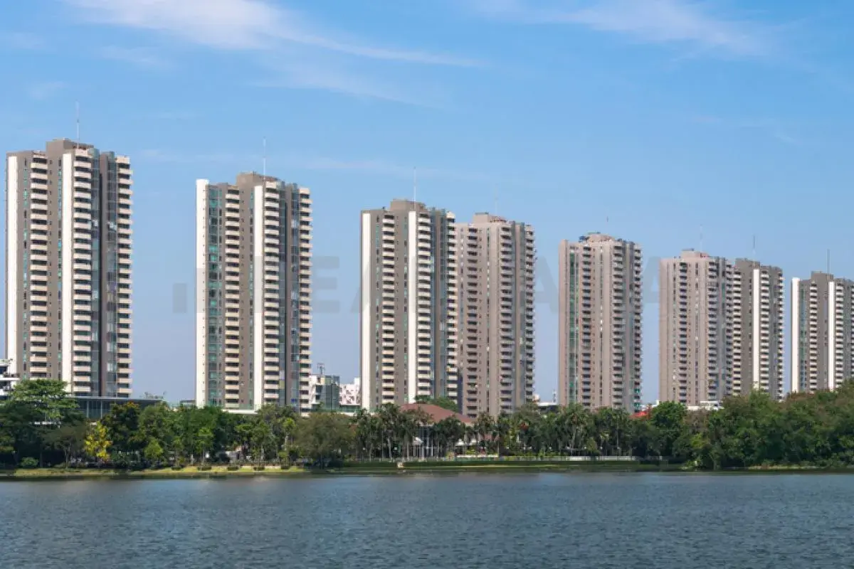 The Lake Condominium by Lakeview