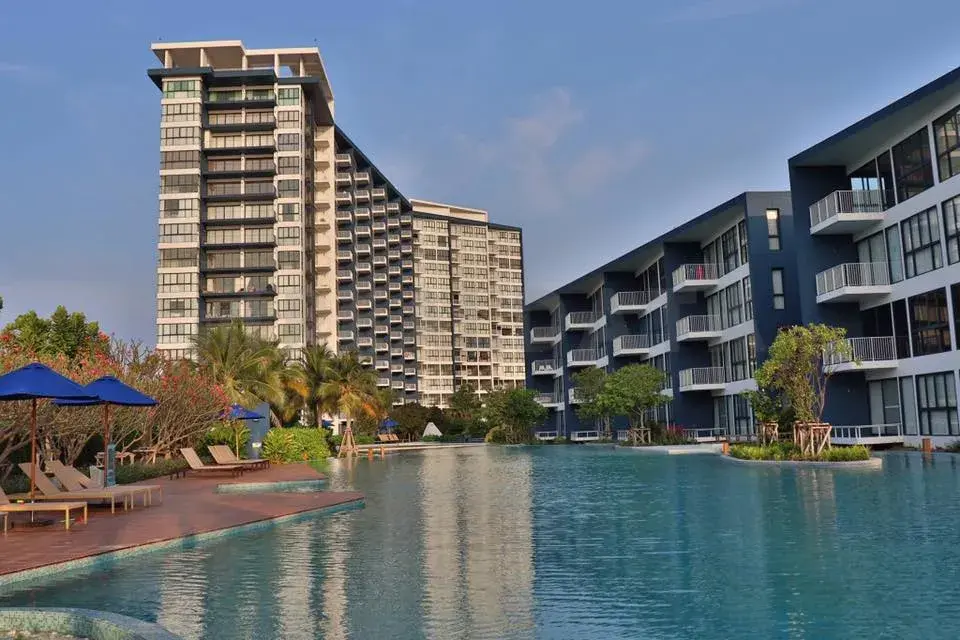 Baan Thew Talay BLUE SAPPHIRE