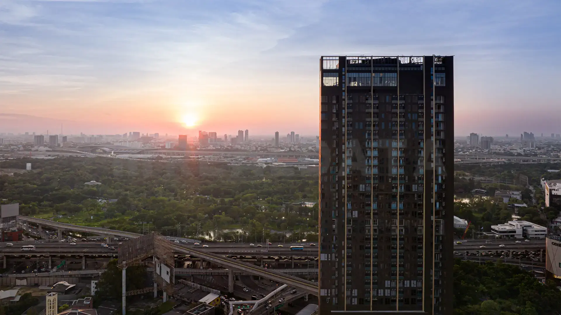 THE CREST PARK RESIDENCES