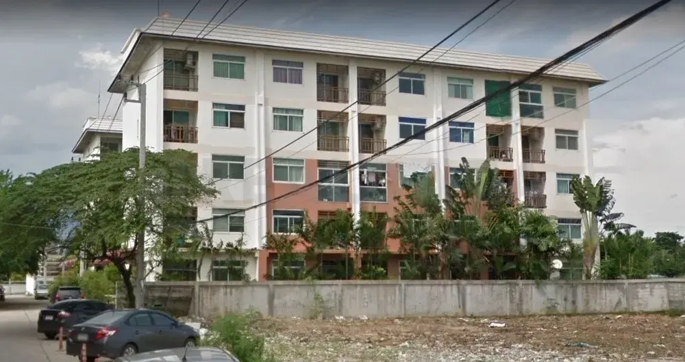 Kacha Puri Condominium