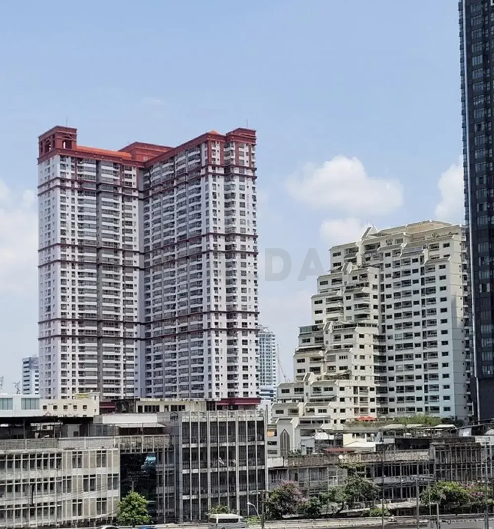 Pathumwan Resort