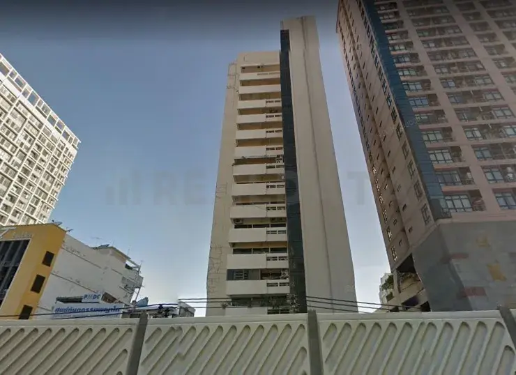 Benjasri Condominium