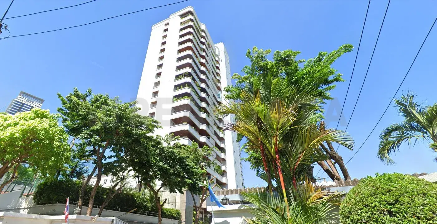 LUMPINI PLACE
