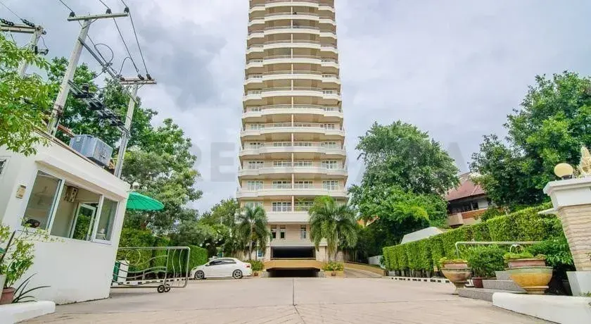 Baan Hansa Condominium