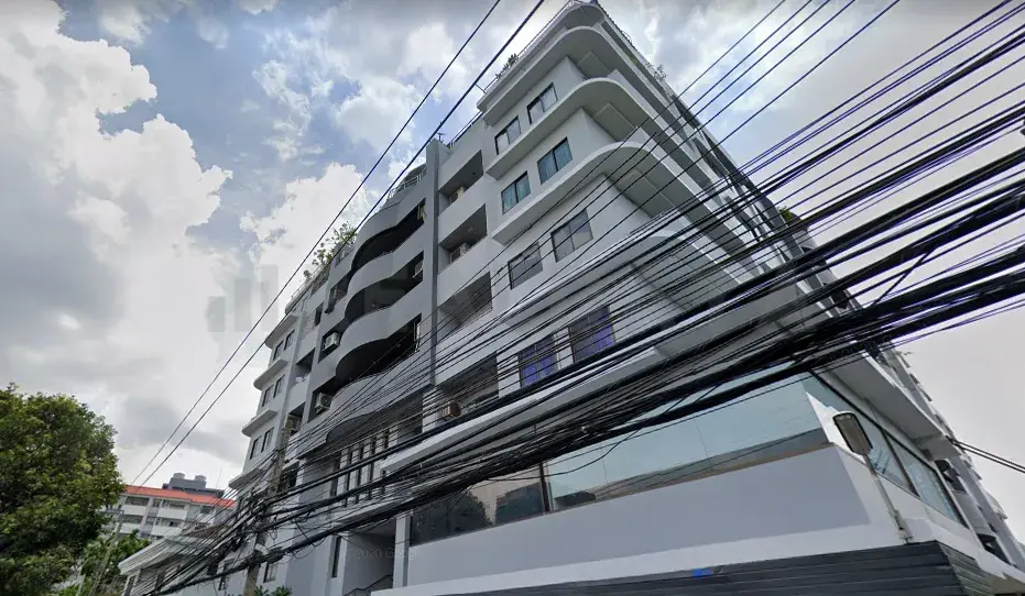 Phasuk Place