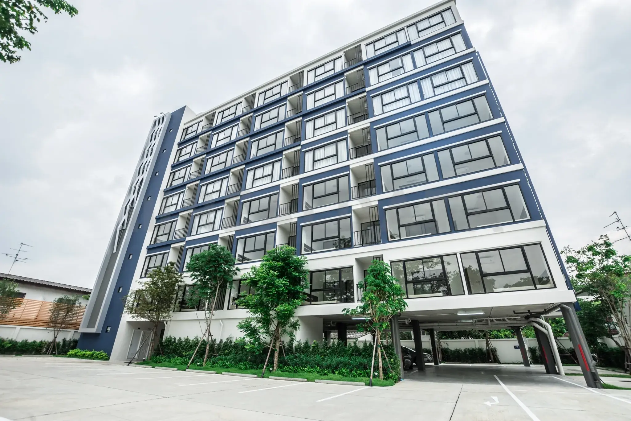 Ploen Ploen Condo