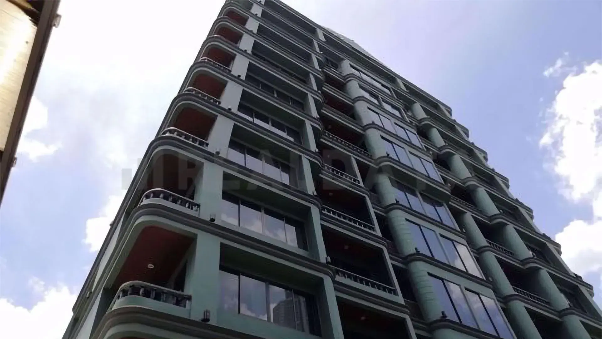 Ploenruedee Residence