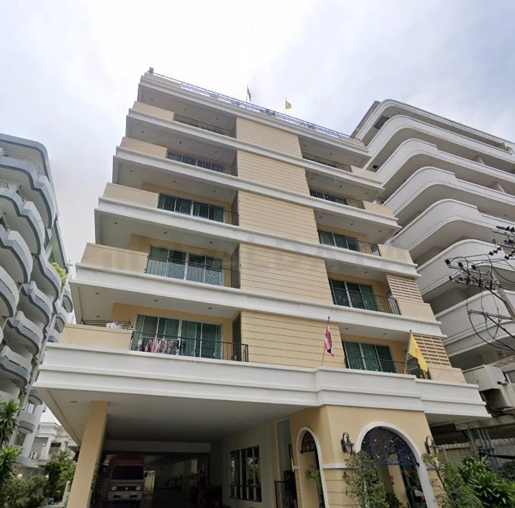Chanarat Place