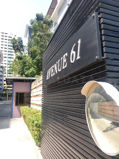 The Avenue 61