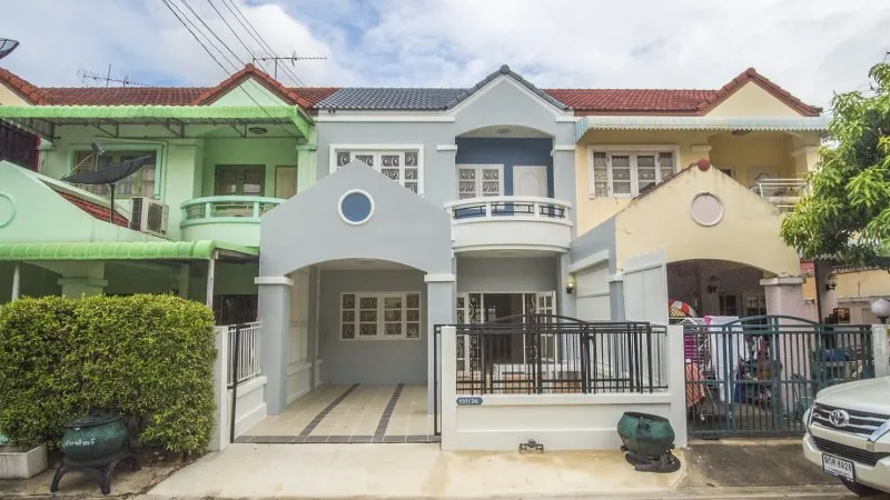 Baan Ratirom 4