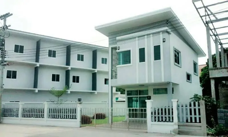 Baan Klang Muang
