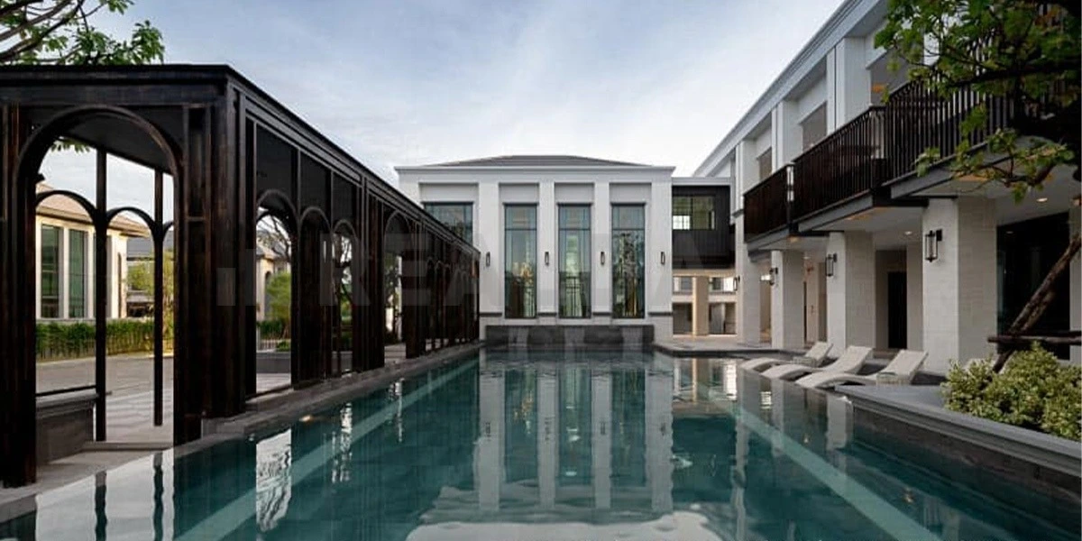 Grand Bangkok Boulevard