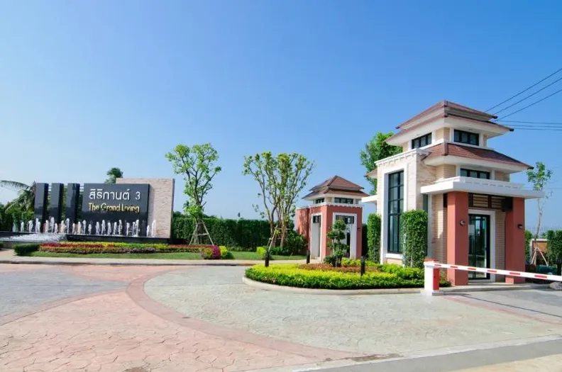 Sirikarn 3 The Grand Living
