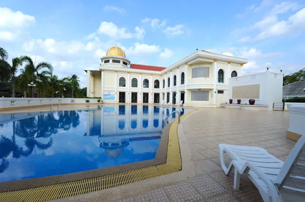 Grand Royal Nisachol
